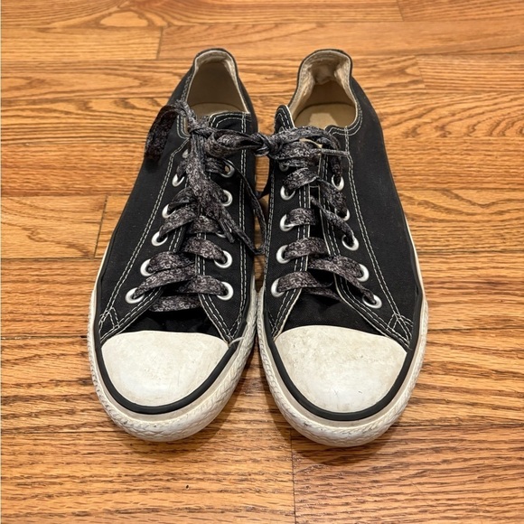 Converse Chuck Taylor Black Low Top Size 7Mens/9W Lace Up - Picture 1 of 9